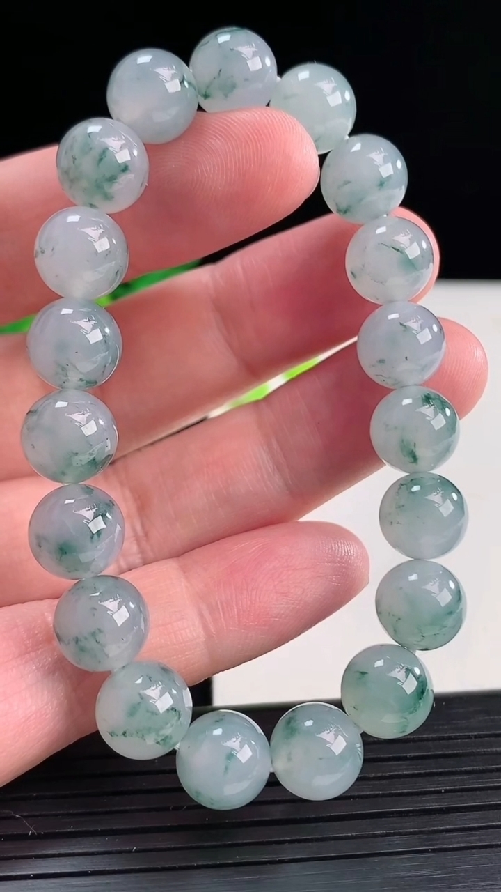 天然A货翡翠种飘花圆珠手串，尺寸10-19颗重量:32.83g4月12日
工厂直销收藏佳品,种好水足