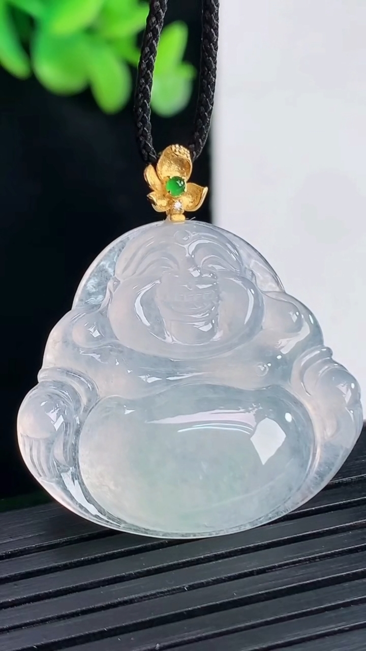 天然A货翡翠佛公吊坠，尺寸28.5-32.5-5.5重量:8.87g
4月12日