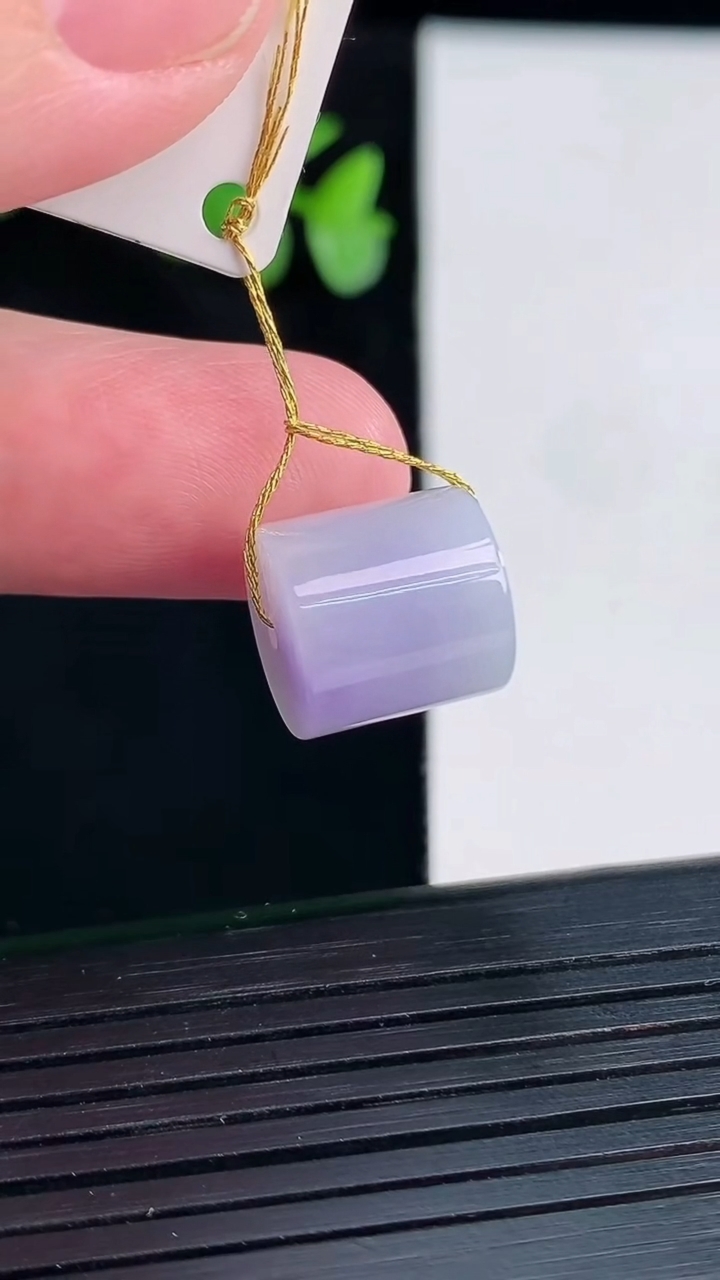 天然A货翡翠紫罗兰路路通吊坠，尺寸12-12重量:4.44g
4月12日