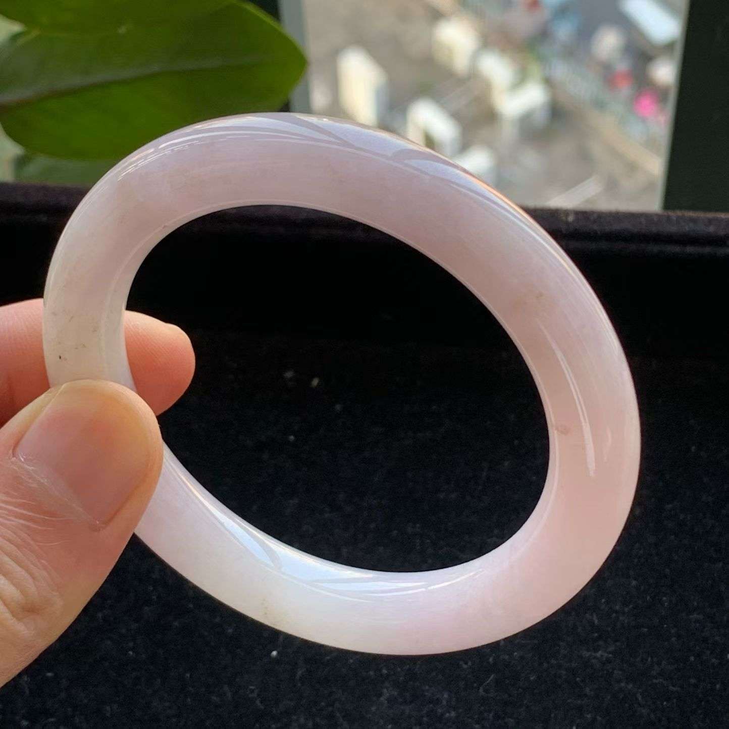 A货天然翡翠冰糯种紫罗兰手镯56-57圈重量61.38
4月12日