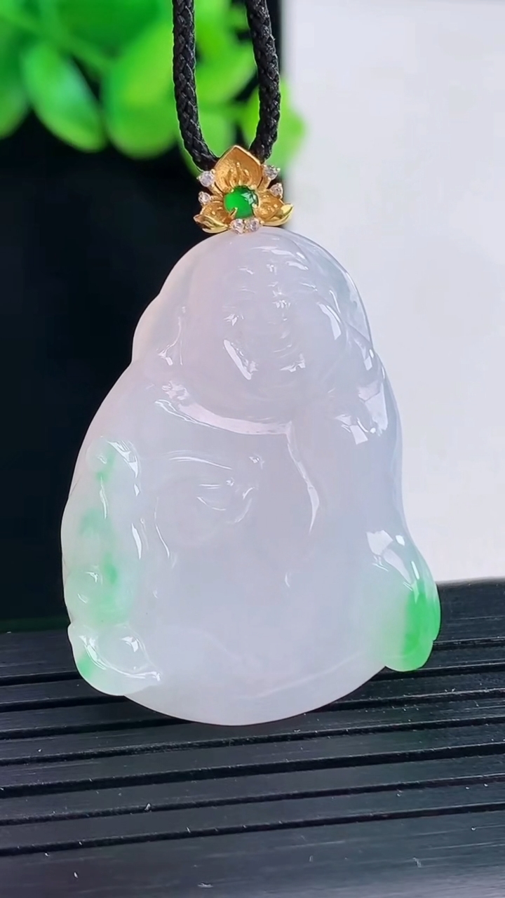 天然A货翡翠布袋佛吊坠，尺寸34-27-5.5重量:10.29g
4月12日