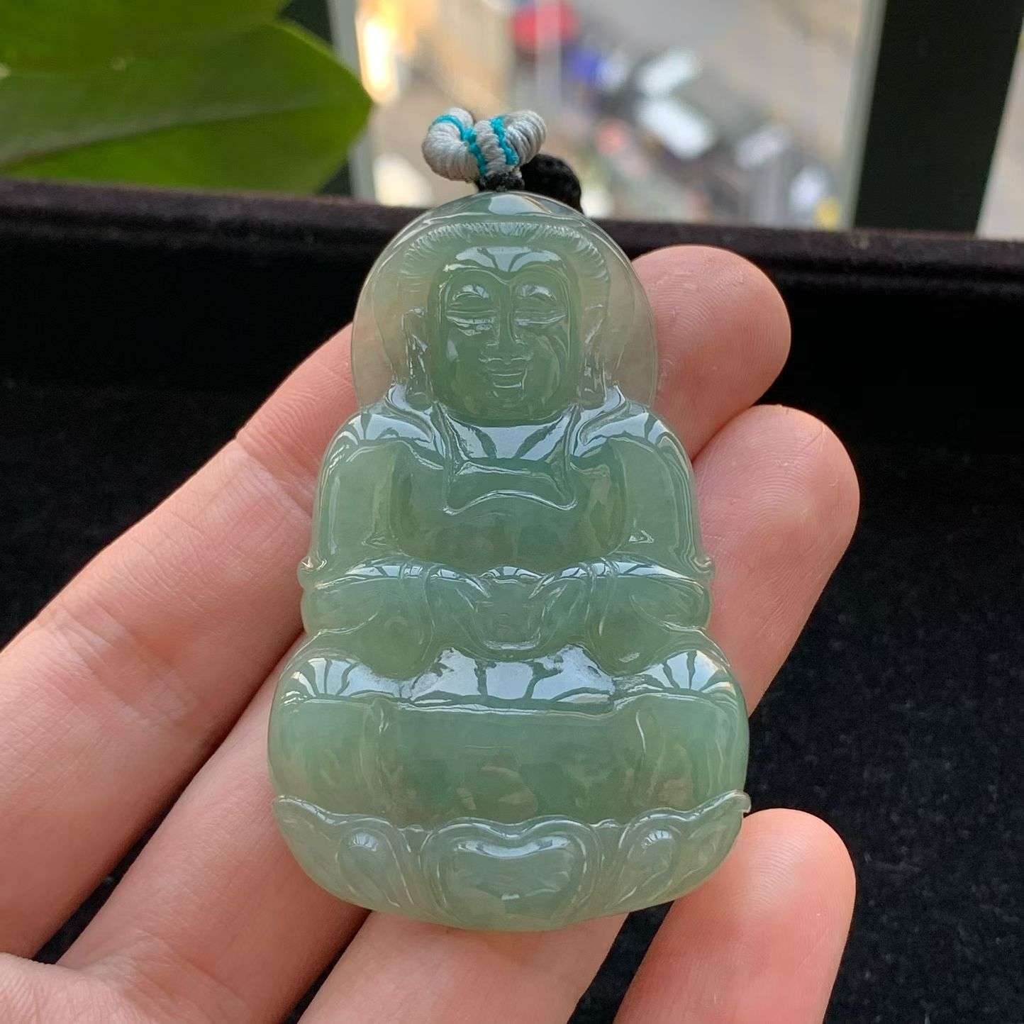 A货天然翡翠冰糯种满绿观音吊坠重量26.40
4月12日