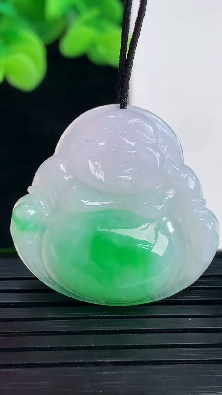 天然A货翡翠佛公吊坠尺寸30.1-30.9-6.6
4月12日
重量:8.93g