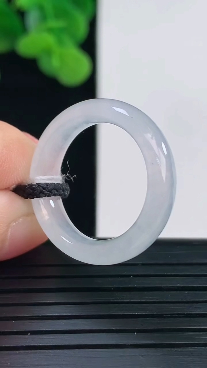 天然A货翡翠指环戒指尺寸17.9-5.6-3.3重量:3.61g2026年4月12日
工厂直销收藏佳