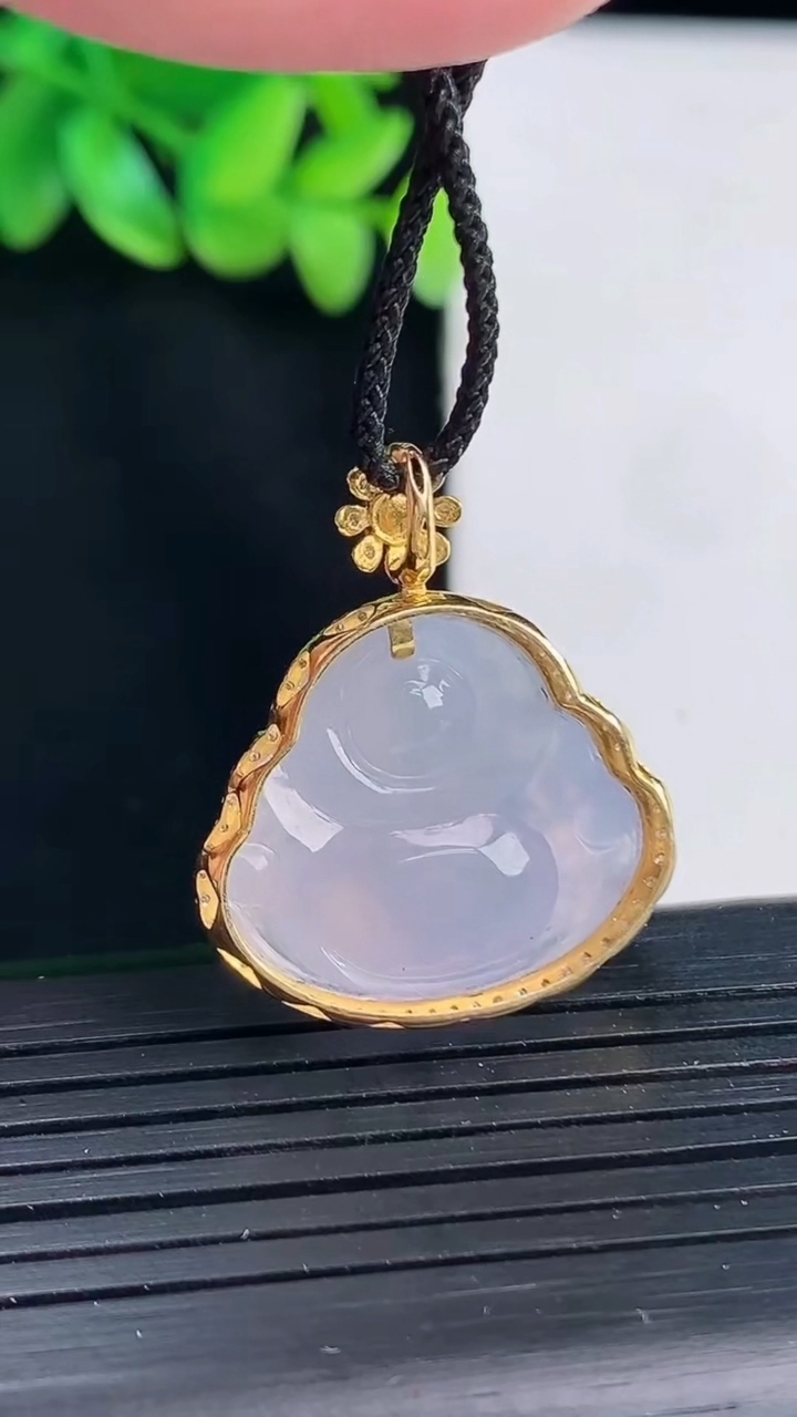 天然A货翡翠种紫罗兰佛公吊坠，尺寸29-25-10，裸石19.5-22.5重量:5.65g
4月12日