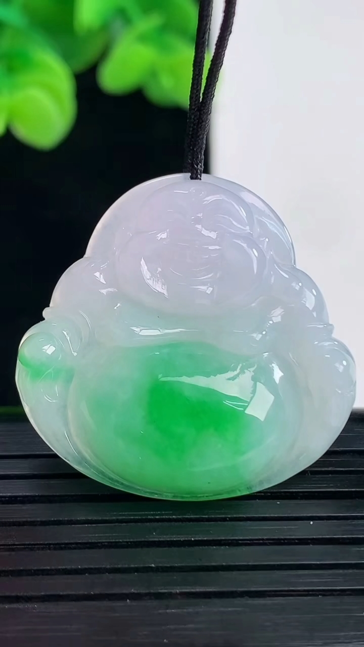 天然A货翡翠佛公吊坠尺寸30.1-30.9-6.6
4月12日
重量:8.93g