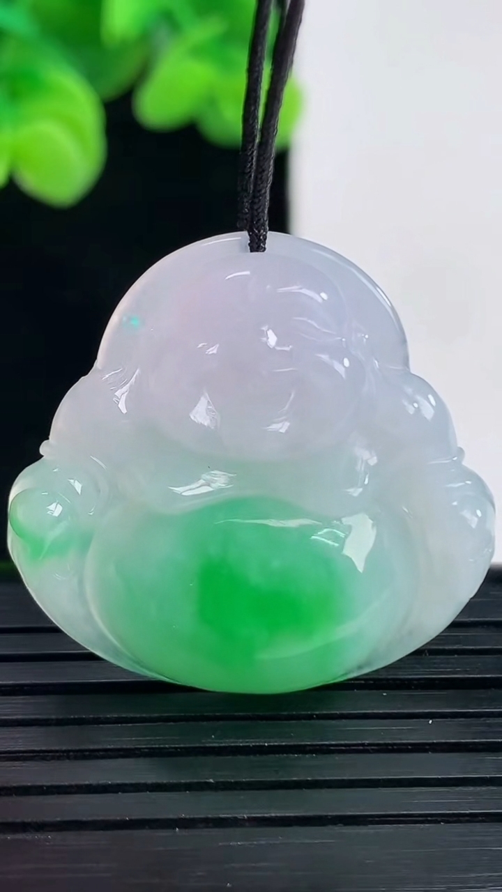 天然A货翡翠佛公吊坠尺寸30.1-30.9-6.6
4月12日
重量:8.93g