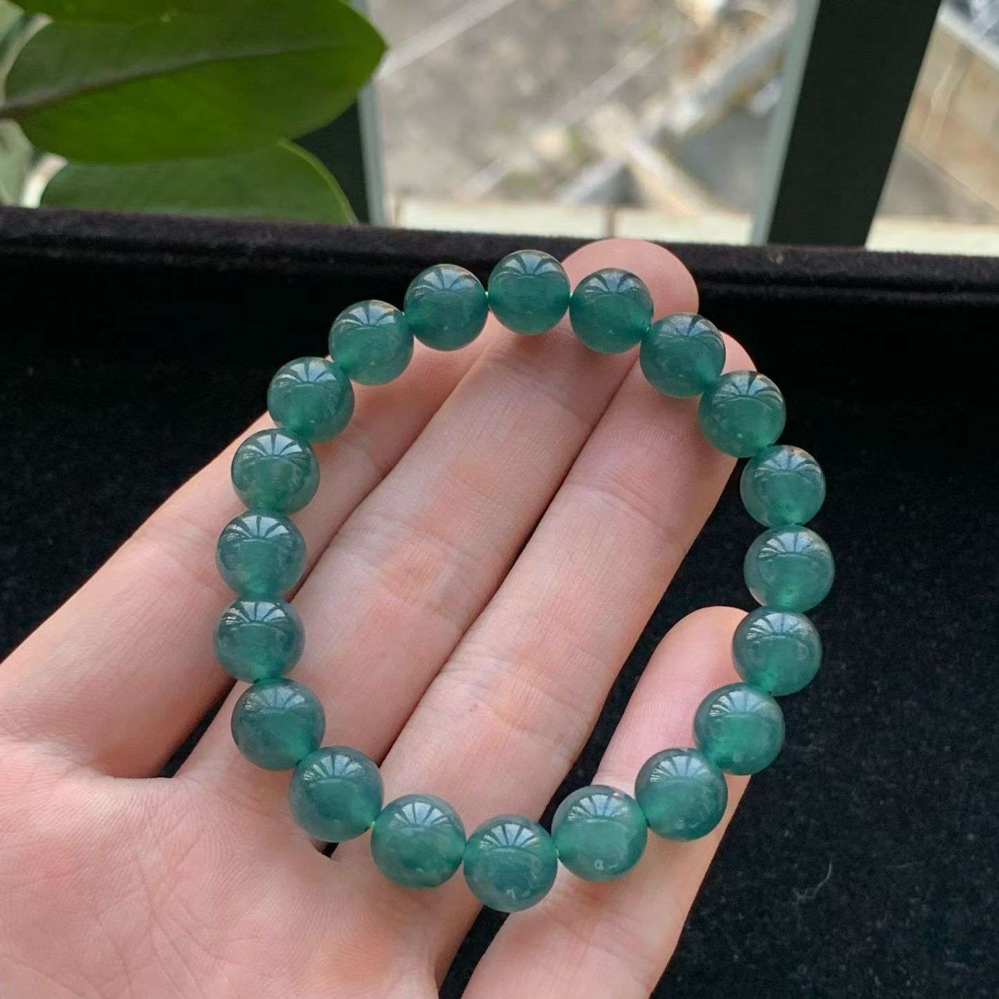 A货天然翡翠冰种蓝水手串重量30.69
4月12日