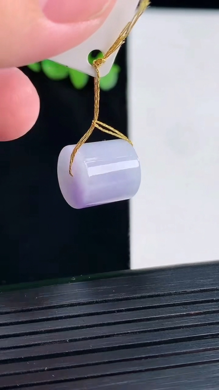 天然A货翡翠紫罗兰路路通吊坠，尺寸12-12重量:4.44g
4月12日