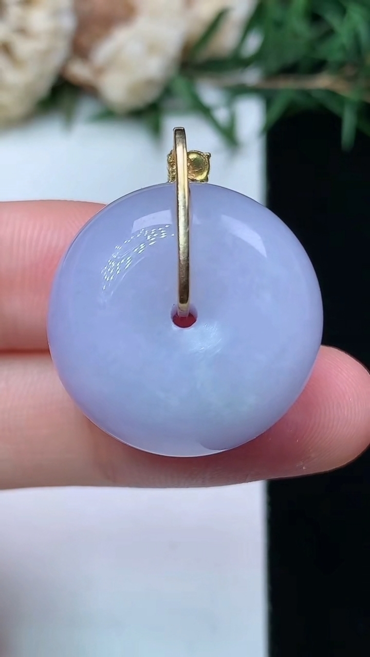 天然A货翡翠k金紫罗兰路路通吊坠，尺寸21.9-13，重量:13.98g
4月13日