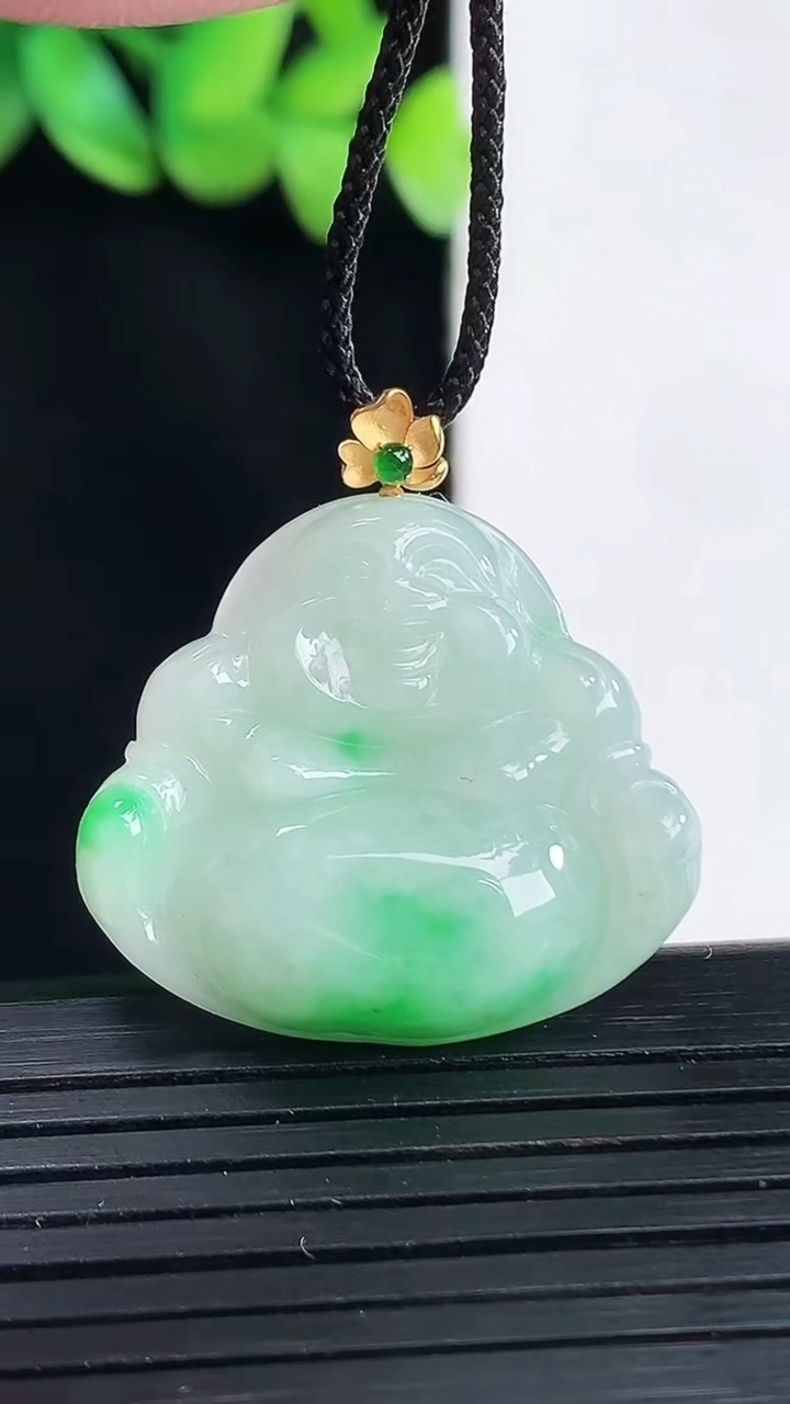 天然A货翡翠佛公吊坠，尺寸25.5-29-6.2重量:6.63g
4月13日