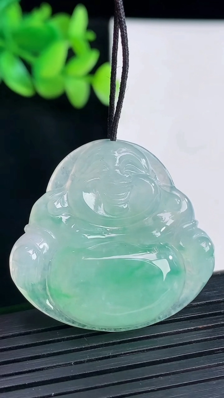 天然A货翡翠佛公吊坠，尺寸33.6-36-6重量:11.56g
4月13日