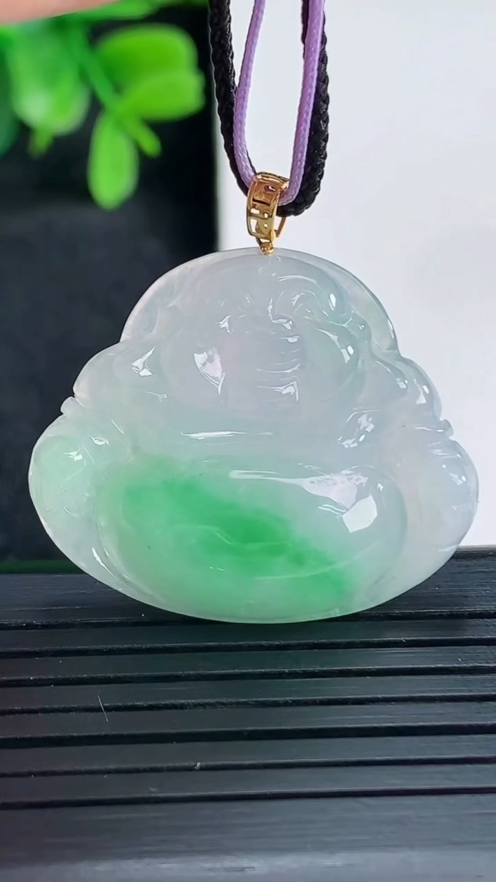 天然A货翡翠佛公吊坠尺寸26-31.4-5.6重量:6.75g
4月13日