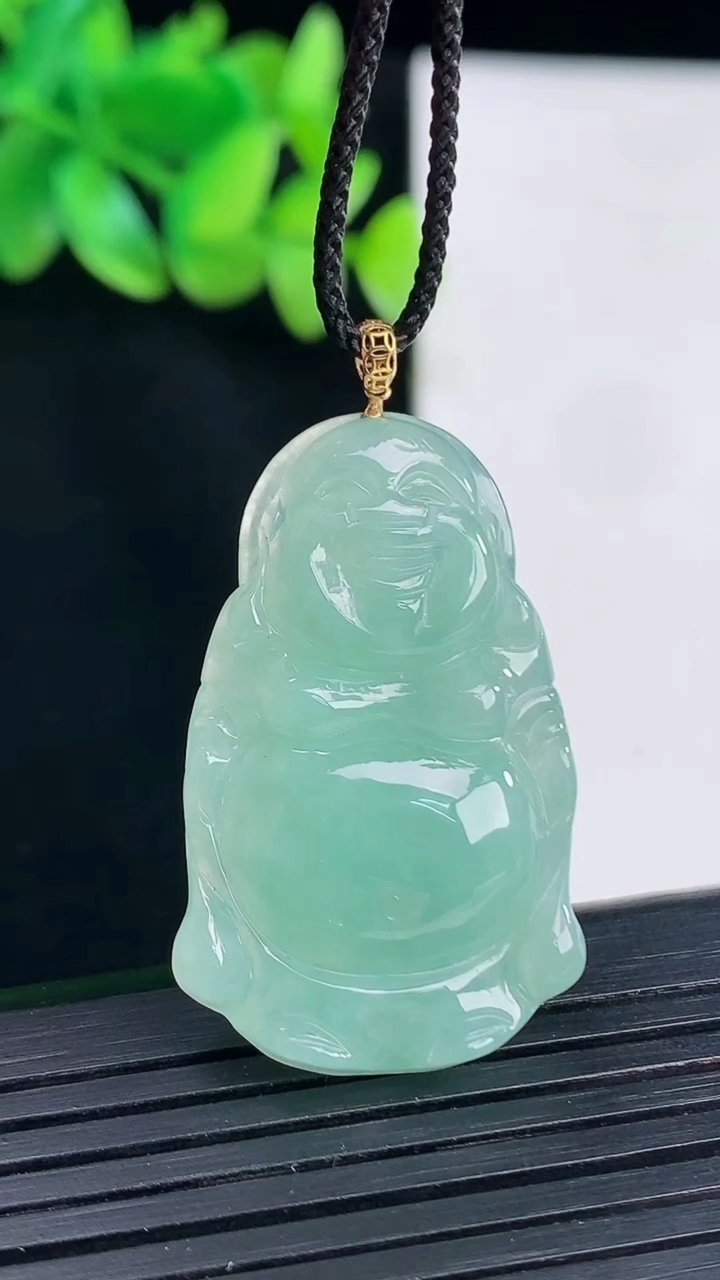 天然A货翡翠站佛吊坠，尺寸36-23-6重量:7.20g
4月13日