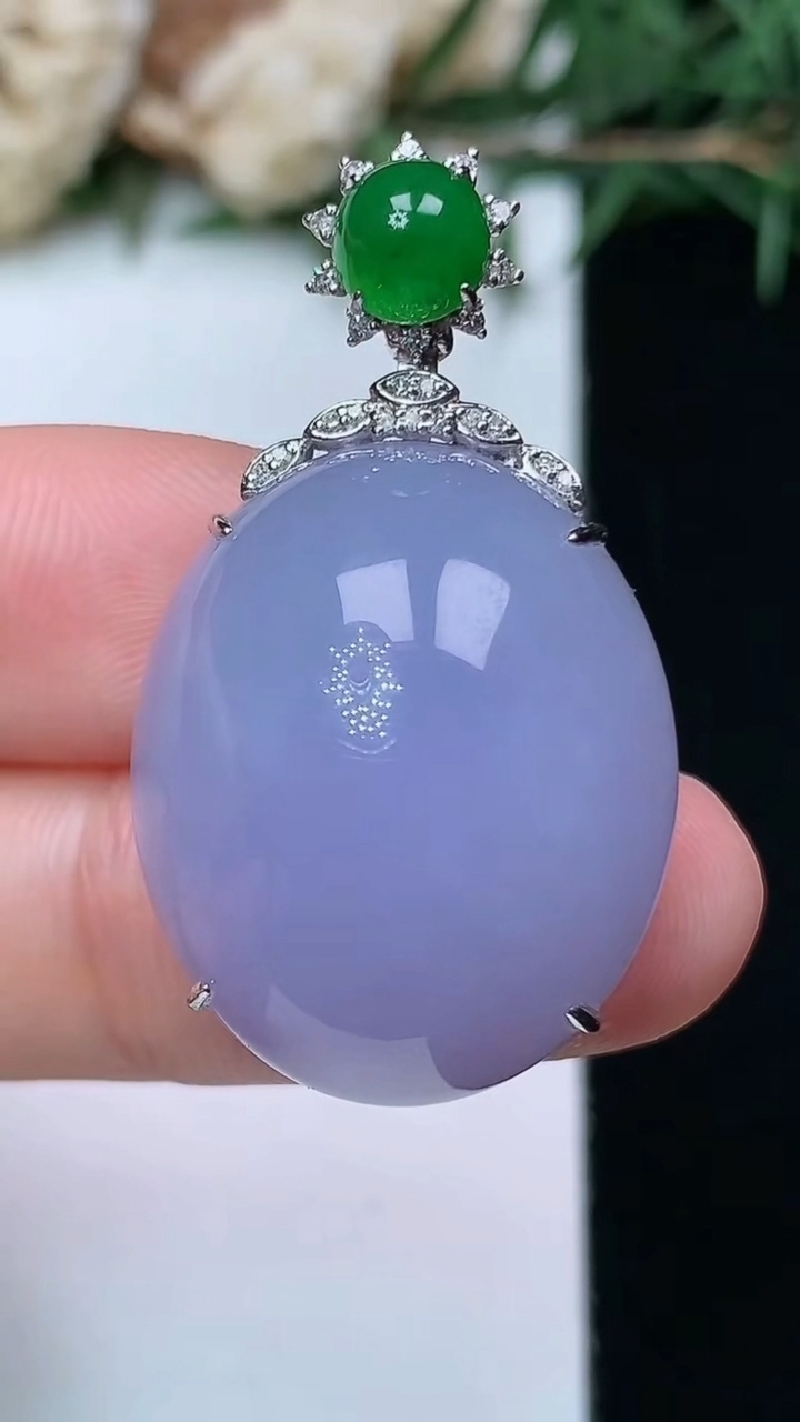 天然A货翡翠k金紫罗兰蛋面吊坠，尺寸22.8-19-12.8，重量:10.86g
4月13日