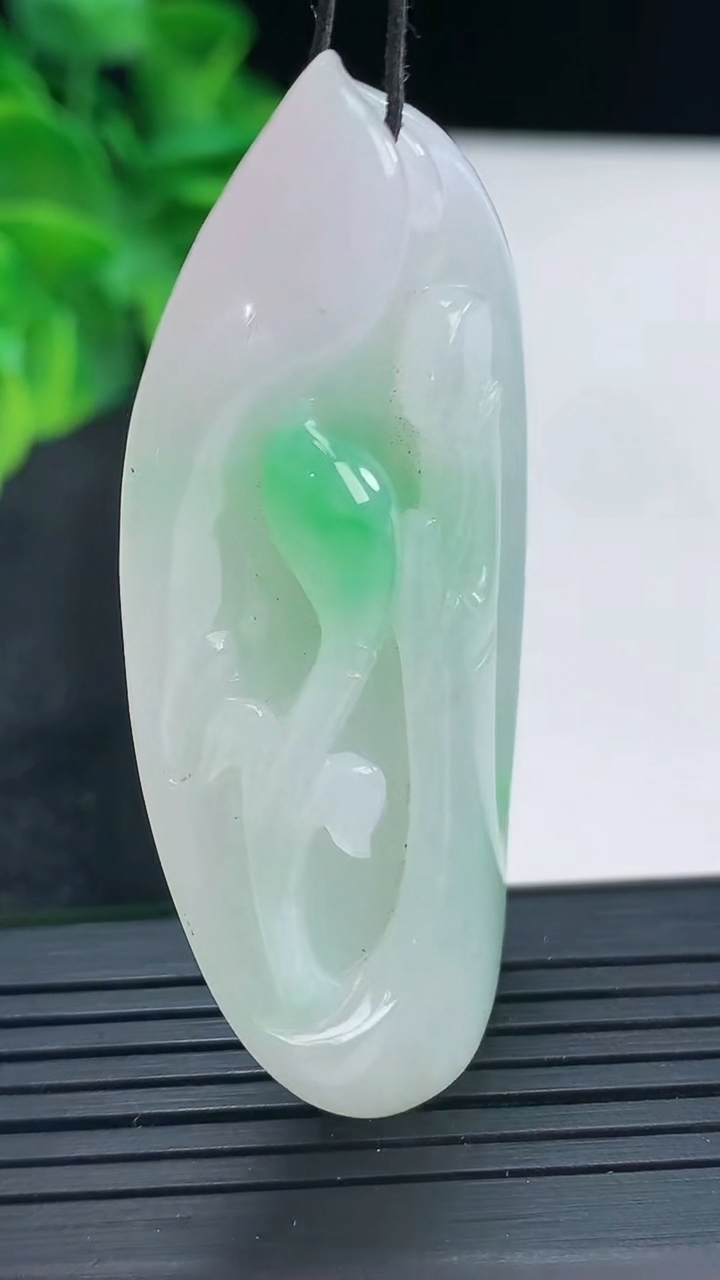 天然A货翡翠无相佛吊坠尺寸57-30-11.5重:30.39g049
4月13日