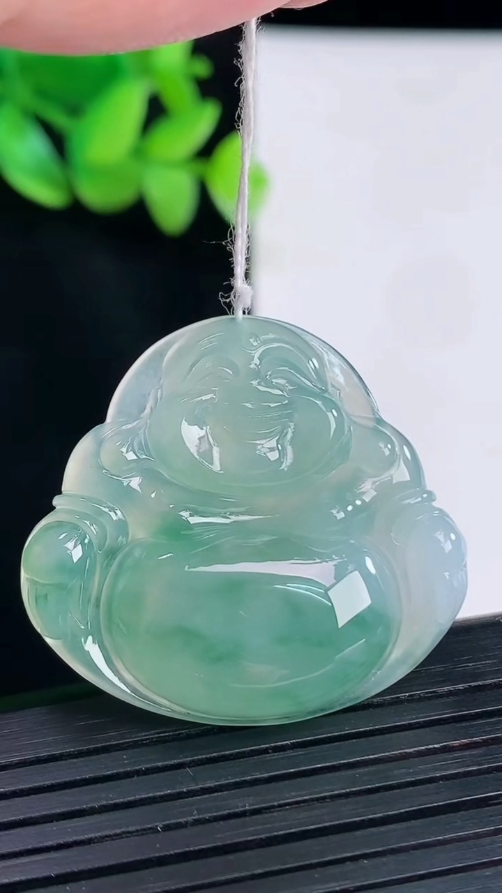 天然A货翡翠冰种飘花佛公吊坠，尺寸32-35-6重量:9.87g
4月13日