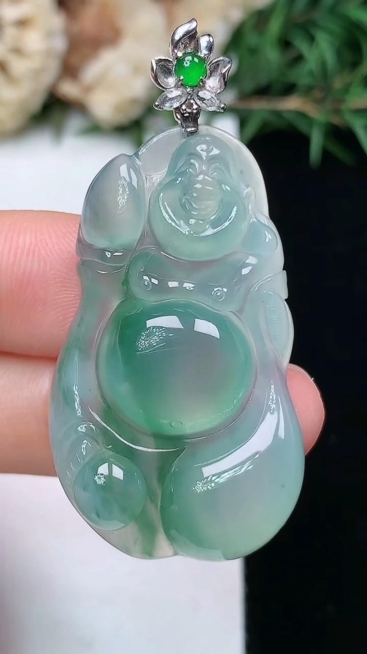 天然A货翡翠布袋佛吊坠，尺寸38-22.7-6.7，重量:9.54g
4月13日