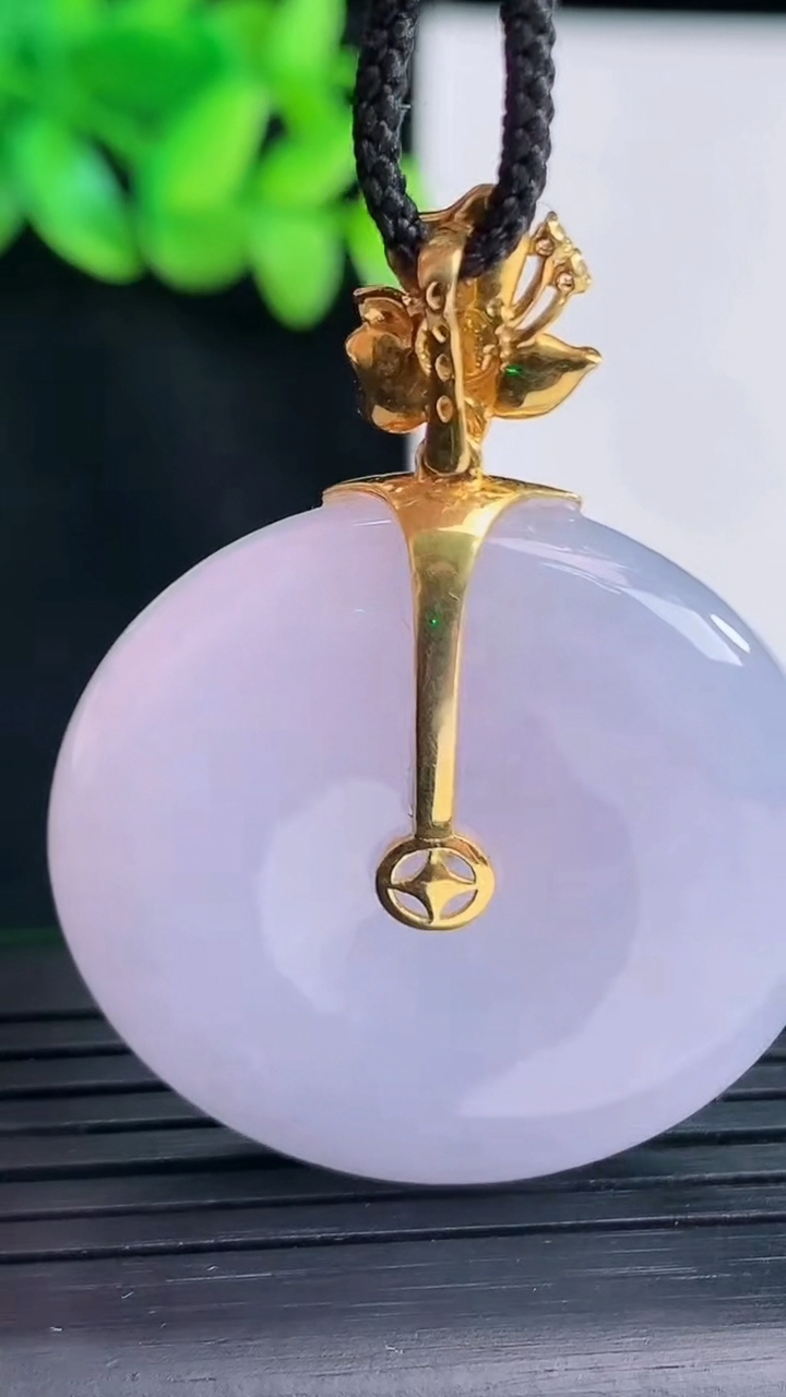 天然A货翡翠18k金紫罗兰平安扣吊坠，尺寸34-7.5重量:21.47g
4月13日