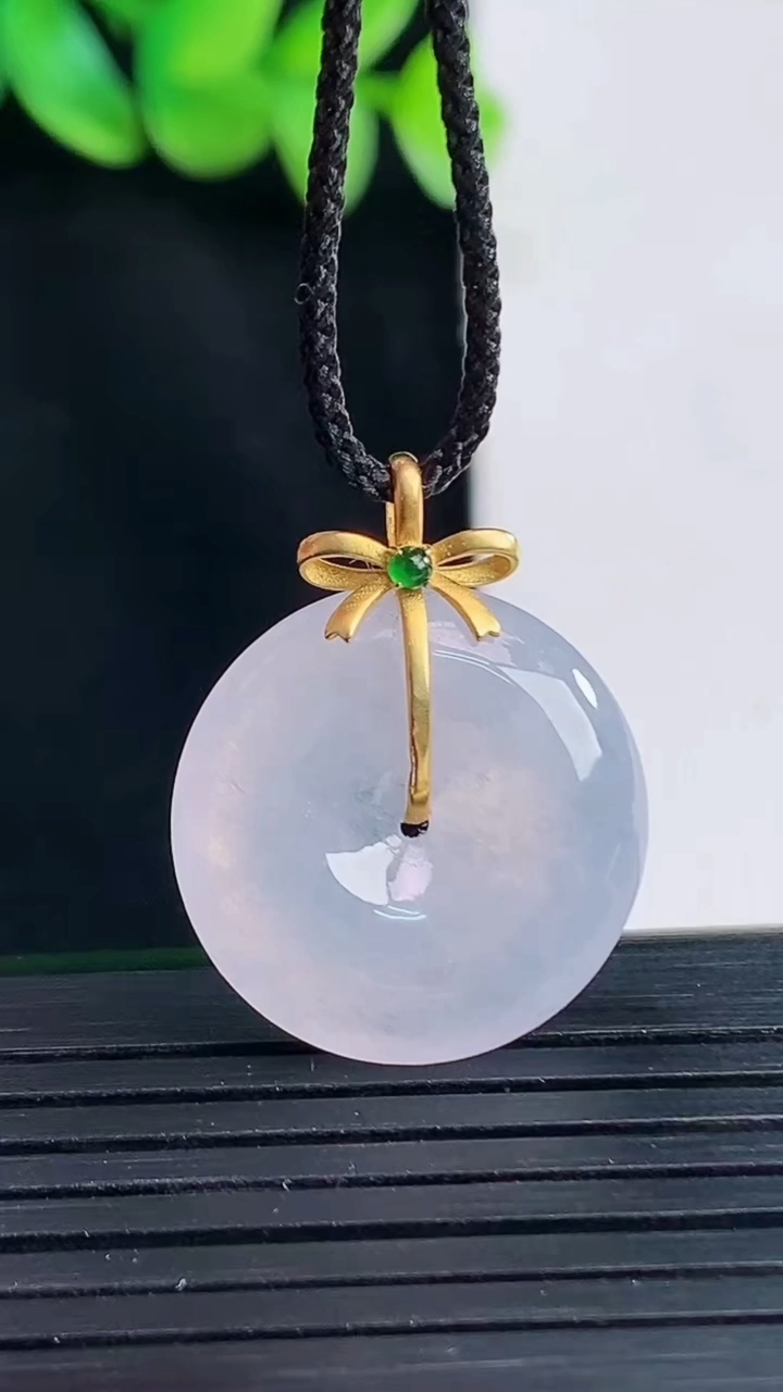 天然A货翡翠18k金紫罗兰平安扣吊坠，尺寸20-5重量:4.05g
4月13日