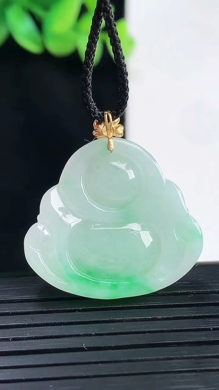 天然A货翡翠佛公吊坠，尺寸25.5-29-6.2重量:6.63g
4月13日