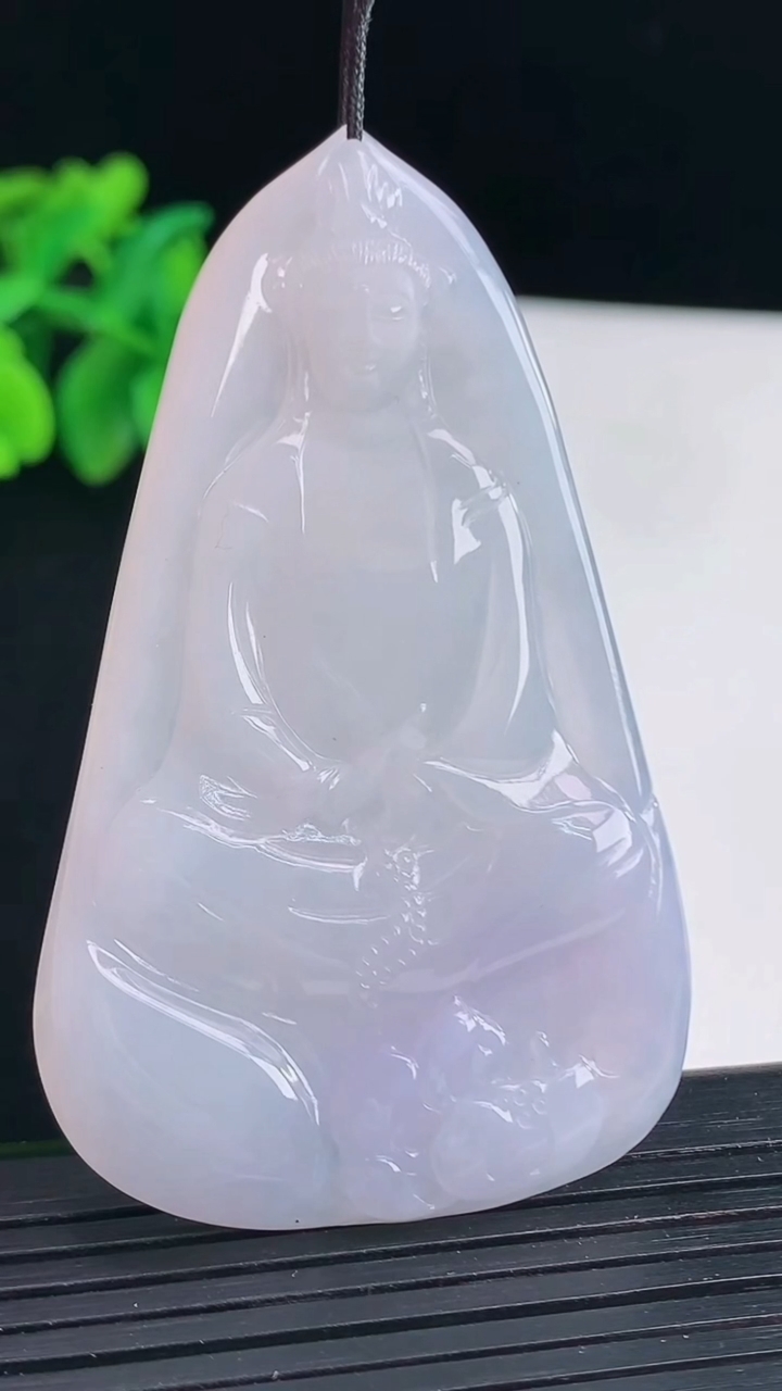 天然A货翡翠紫罗兰素衣观音吊坠，尺寸64-39.5-4.5重量:23.15g
4月13日