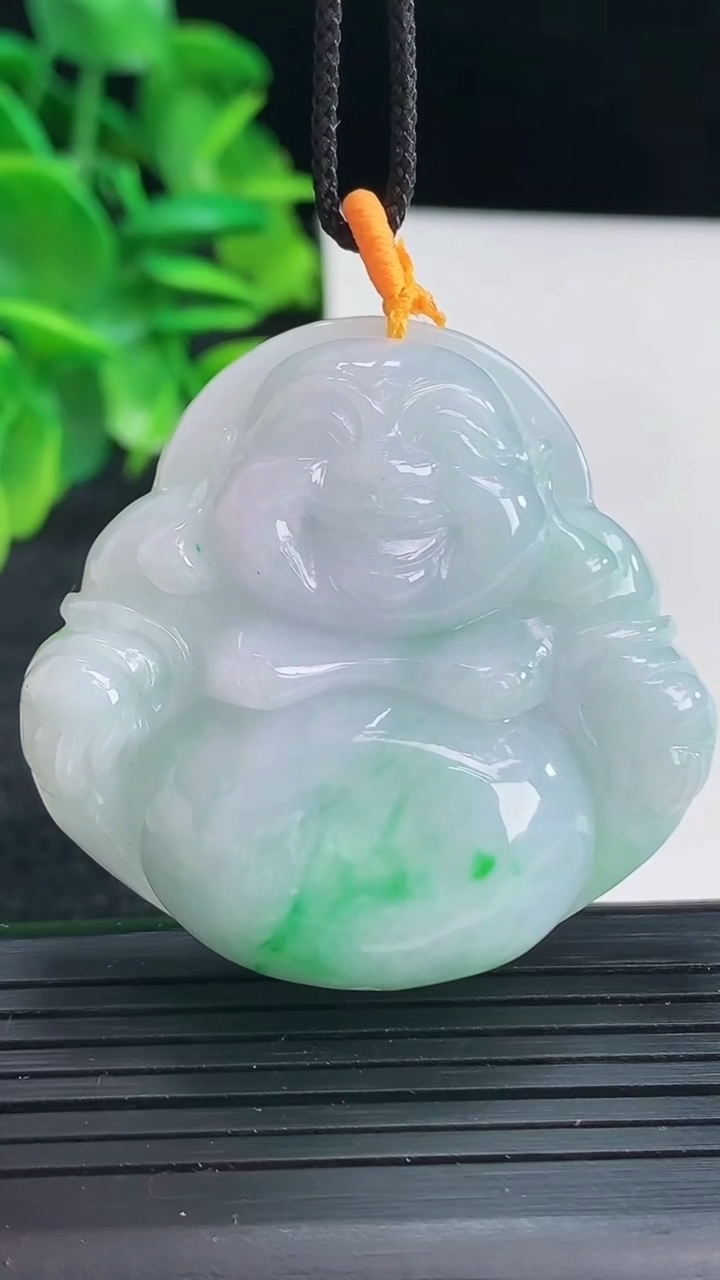 天然A货翡翠佛公吊坠尺寸42.5-44.7-12.2重量:37.78g
4月13日