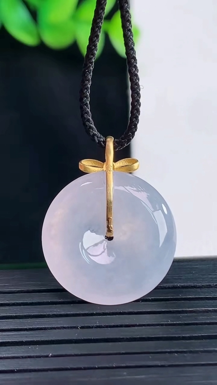 天然A货翡翠18k金紫罗兰平安扣吊坠，尺寸20-5重量:4.05g
4月13日