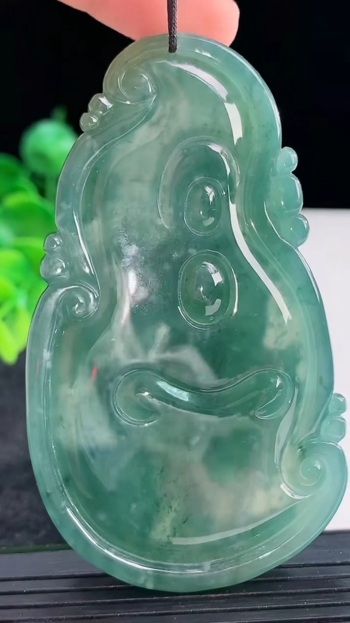 天然A货翡翠蓝水观音菩萨吊坠尺寸77-45-8重:43.15g049
4月13日