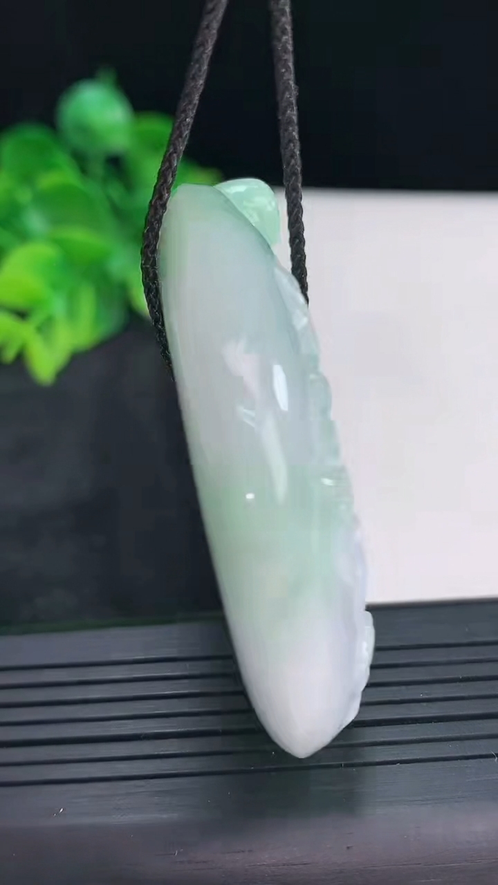 天然A货翡翠鸟语花香 平安扣吊坠尺寸55-12重:72.79g049
4月13日