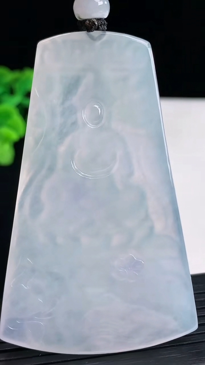 天然A货翡翠紫罗兰普贤菩萨吊坠，尺寸72-45-5.6重量:43.17g
4月13日