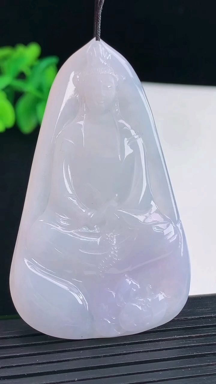 天然A货翡翠紫罗兰素衣观音吊坠，尺寸64-39.5-4.5重量:23.15g
4月13日