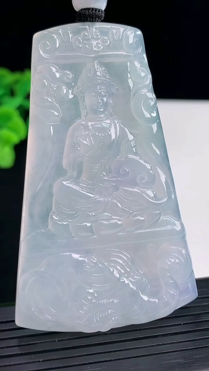 天然A货翡翠紫罗兰普贤菩萨吊坠，尺寸72-45-5.6重量:43.17g
4月13日