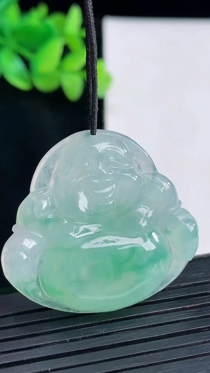 天然A货翡翠佛公吊坠，尺寸33.6-36-6重量:11.56g
4月13日