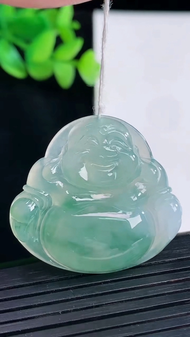 天然A货翡翠冰种飘花佛公吊坠，尺寸32-35-6重量:9.87g
4月13日