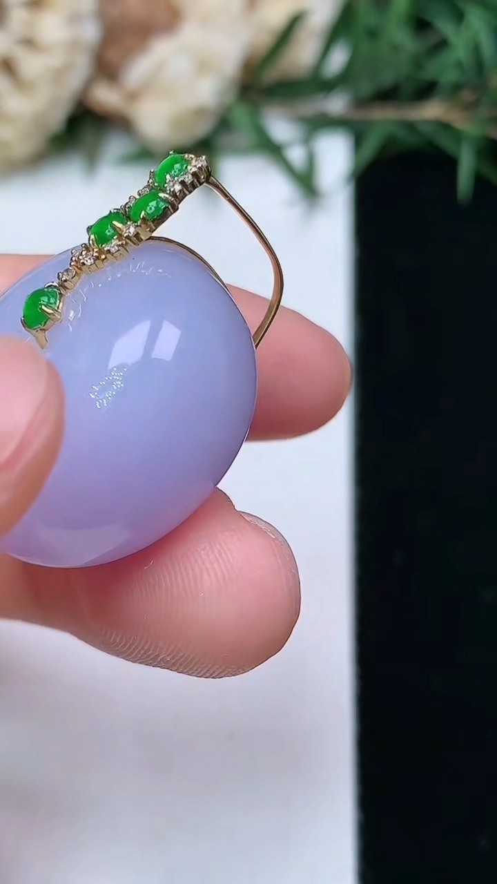 天然A货翡翠k金紫罗兰路路通吊坠，尺寸21.9-13，重量:13.98g
4月13日