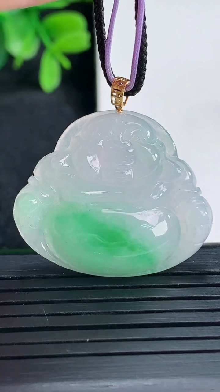 天然A货翡翠佛公吊坠尺寸26-31.4-5.6重量:6.75g
4月13日