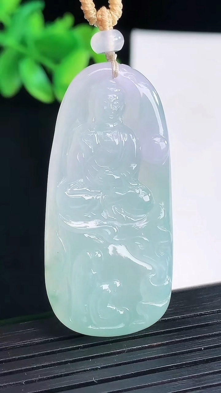 天然A货翡翠阿弥陀佛吊坠，尺寸46.6-23-5.2重量:13.75g
4月13日