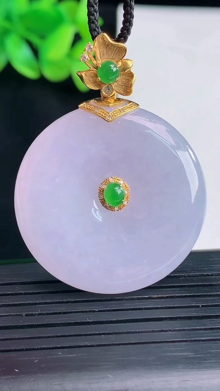 天然A货翡翠18k金紫罗兰平安扣吊坠，尺寸34-7.5重量:21.47g
4月13日