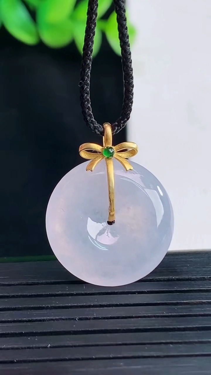 天然A货翡翠18k金紫罗兰平安扣吊坠，尺寸20-5重量:4.05g
4月13日