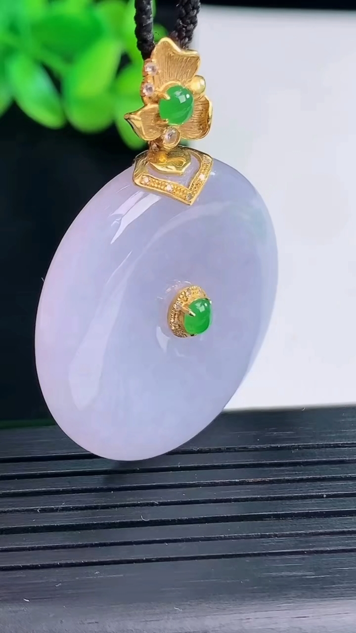 天然A货翡翠18k金紫罗兰平安扣吊坠，尺寸34-7.5重量:21.47g
4月13日