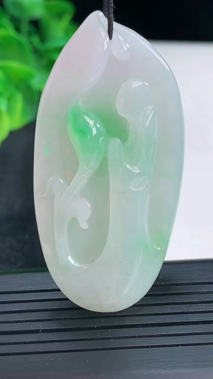 天然A货翡翠无相佛吊坠尺寸57-30-11.5重:30.39g049
4月13日