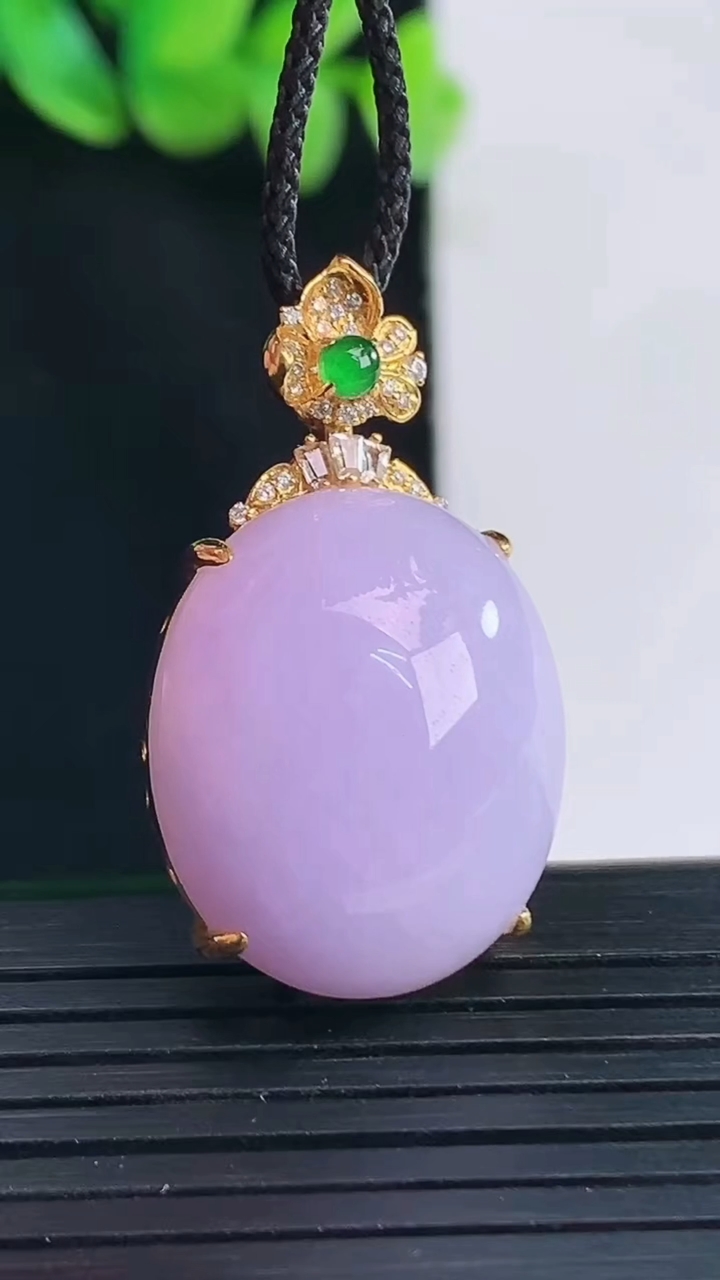 天然A货翡翠18宽金紫罗兰蛋面吊坠，尺寸33-18.5-10.8，裸石22-18.5重量:8.56g