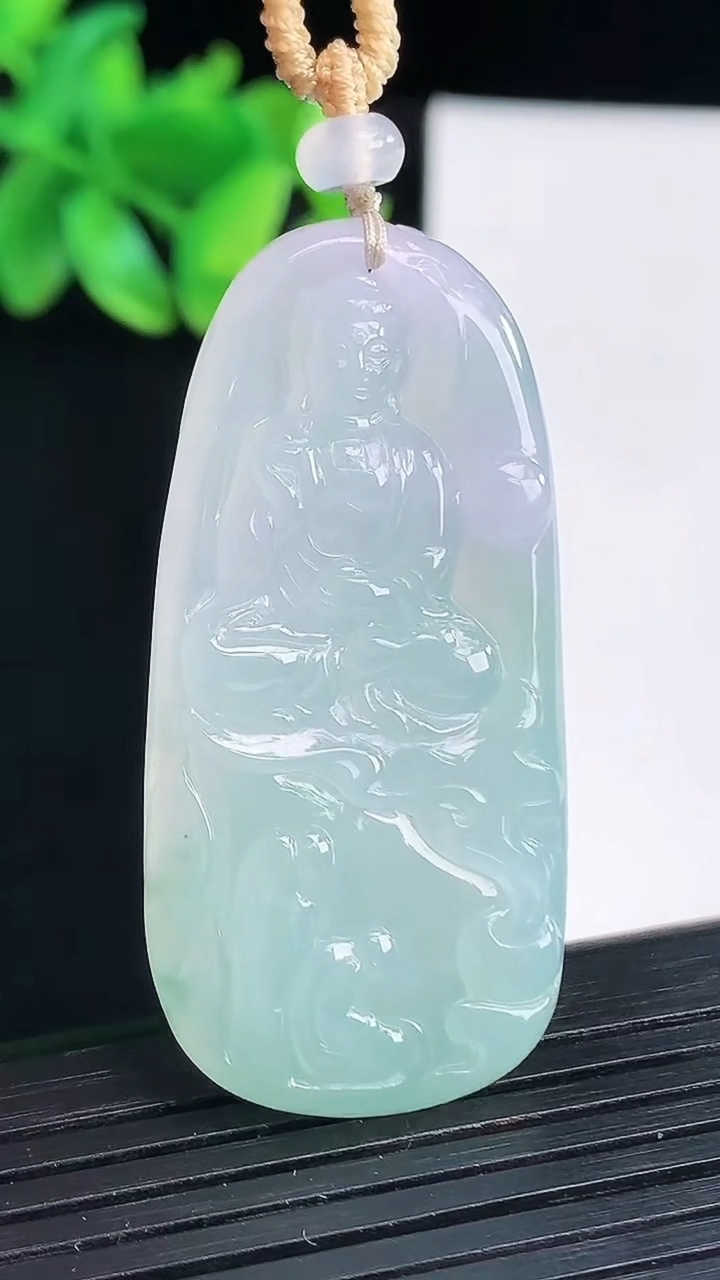 天然A货翡翠阿弥陀佛吊坠，尺寸46.6-23-5.2重量:13.75g
4月13日