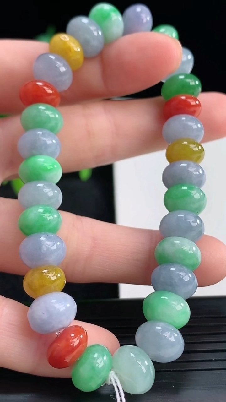 天然A货翡翠四彩算盘珠手串尺寸9.5-6.8重量:35.20g4月13日
工厂直销收藏佳品,种好水足，色泽均匀，有种有色，上手高大气！