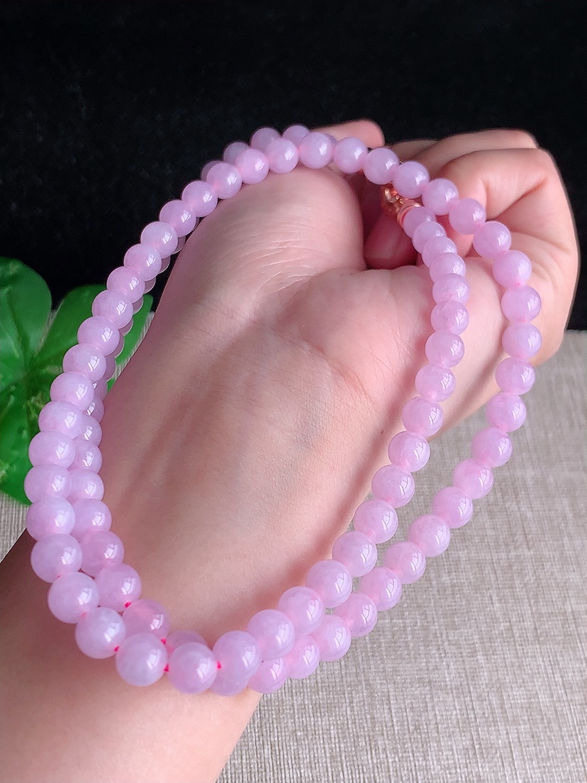 天然A货翡翠紫罗兰圆珠项链毛衣链86颗 
尺寸7mm 重量50.22g 0412