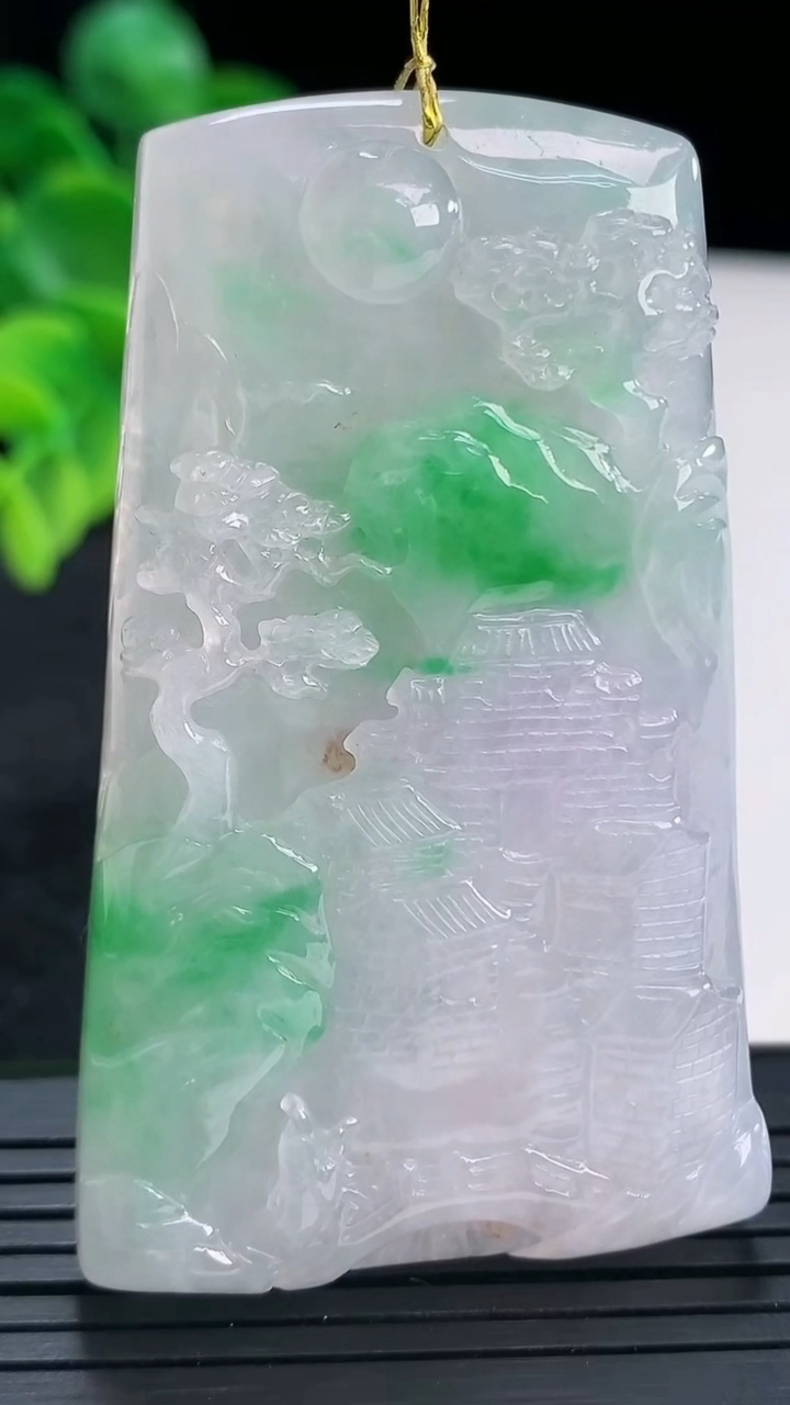 天然A货翡翠山水牌吊坠尺寸62.4-38.3-7.5重量:48.37g
4月14日