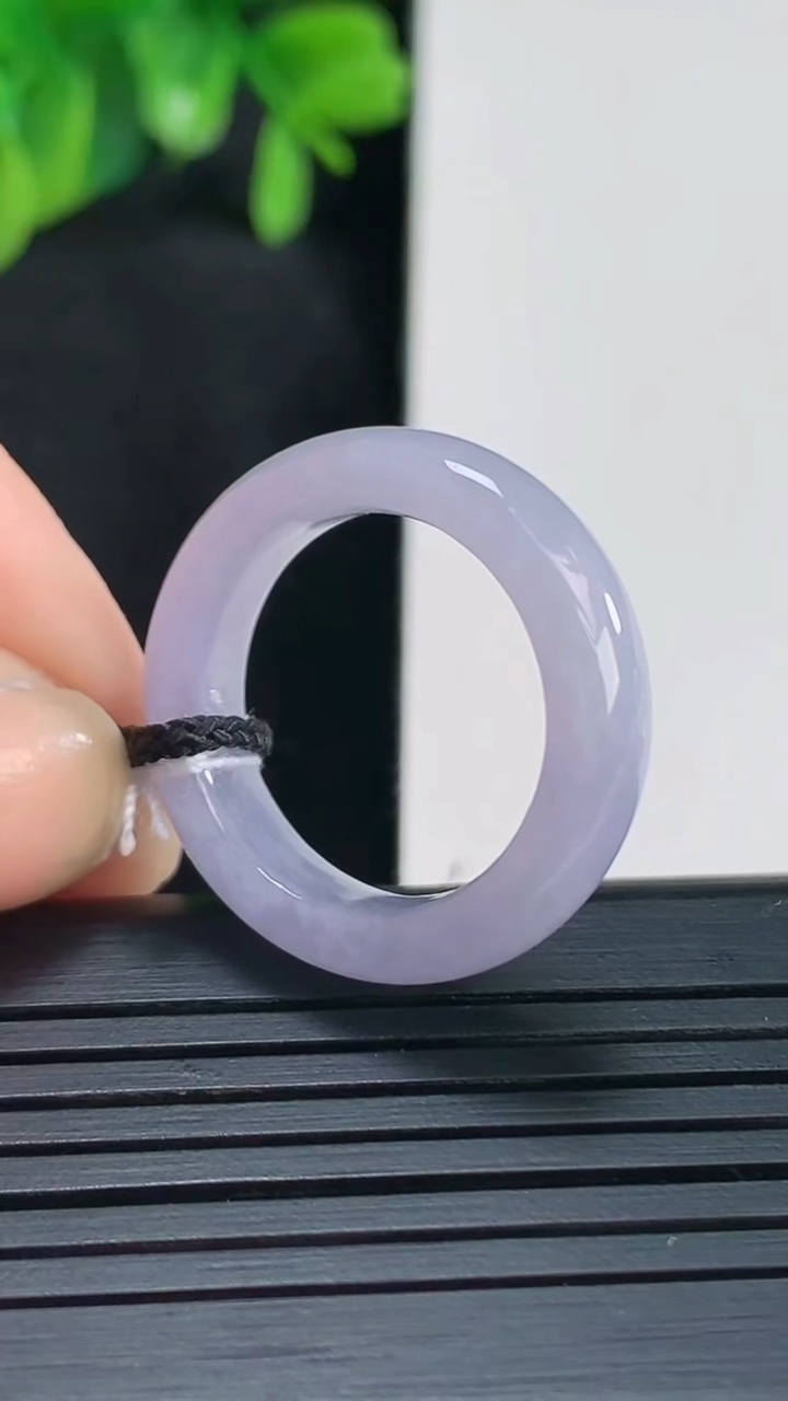 天然A货翡翠紫罗兰指环戒指尺寸18.3-5.8-3.6重量:4.47g2026年4月14日
工厂直销