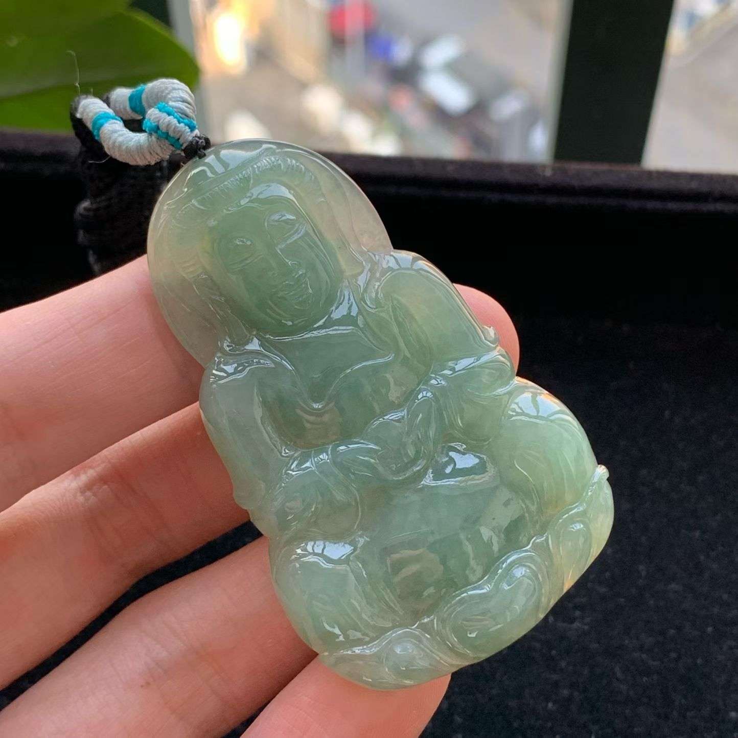 A货天然翡翠冰糯种满绿观音吊坠重量26.40
4月14日