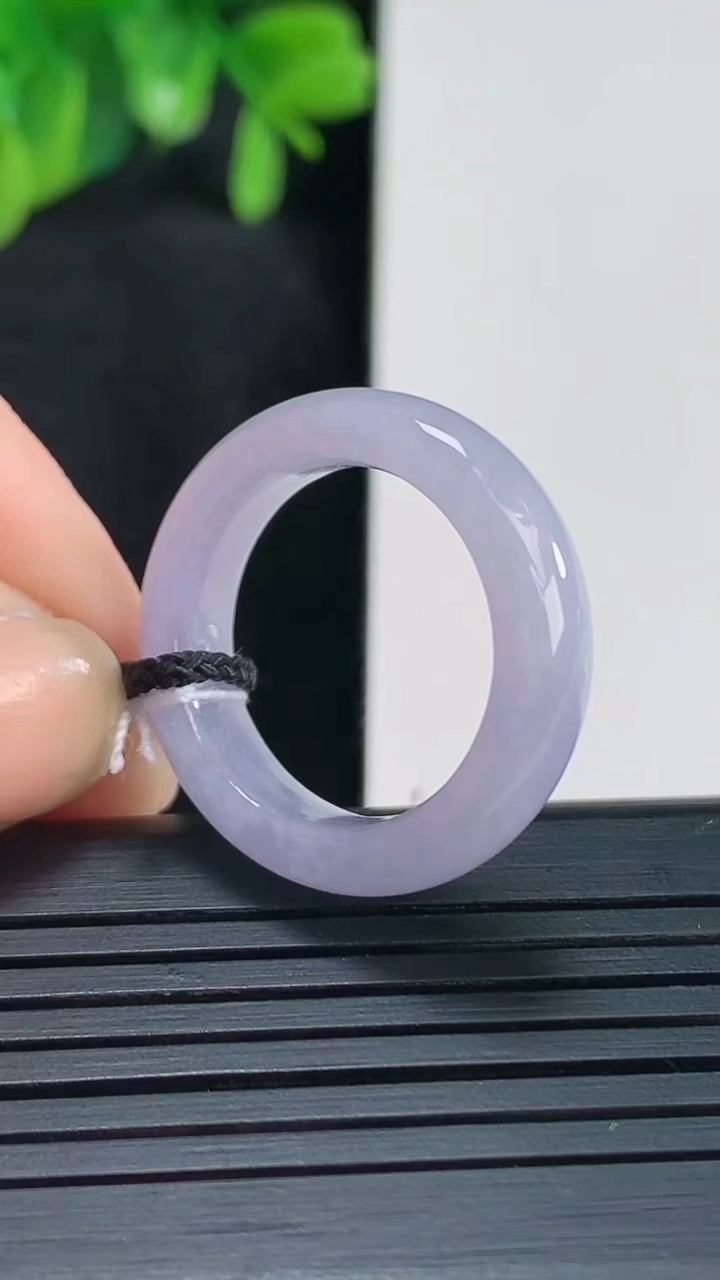 天然A货翡翠紫罗兰指环戒指尺寸18.3-5.8-3.6重量:4.47g2026年4月14日
工厂直销